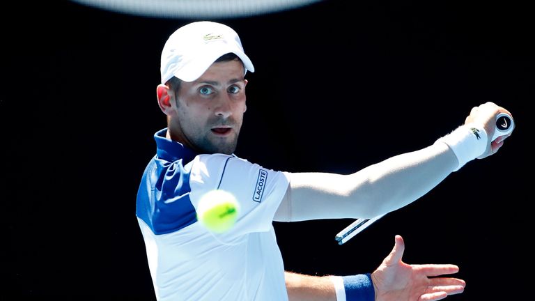 Djokovic benötigt gegen Monfils vier Sätze.