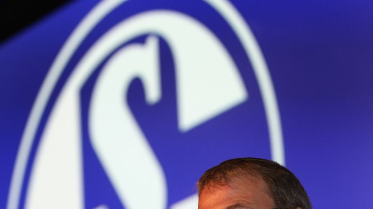 Schalkes Finanzvorstand Peter Peters sieht Bayerns Einkaufspolitik kritisch.