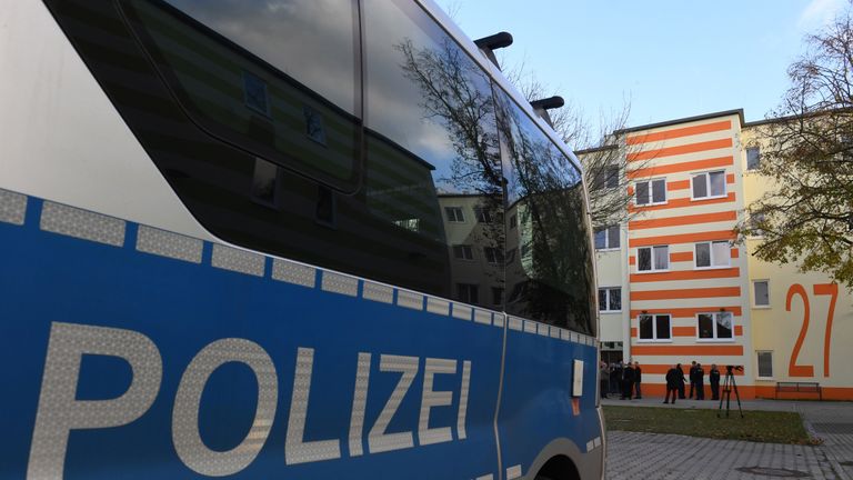 Bundespolizei führt Razzien durch.