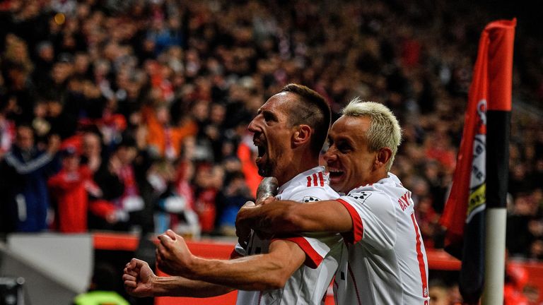 Franck Ribery erzielt das 2:0 für den FC Bayern.
