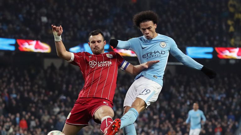 Manchester City siegt per Last-Minute-Treffer gegen Zweitligist Bristol City im Ligapokal.