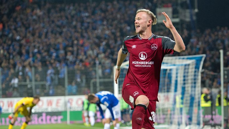 Cedric Teuchert kommt aus Nürnberg nach Gelsenkirchen.