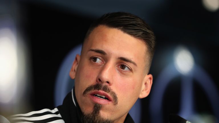 Sandro Wagner will in der Wüste 'voll angreifen'.