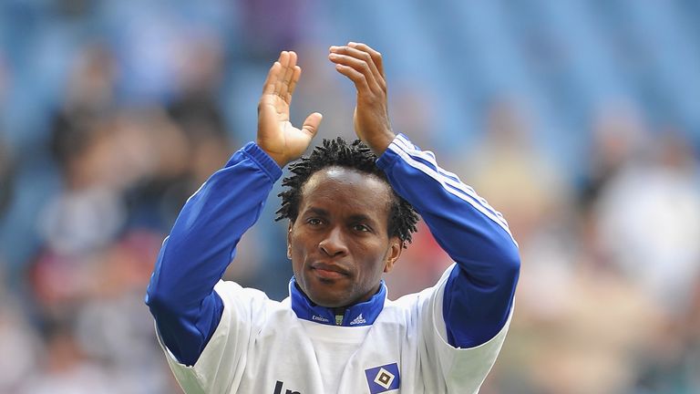 ZE ROBERTO: Der Muster-Profi ist einer der wenigen Samba-Kicker, der auch bei den Hamburgern zu überzeugen wusste. Zwischen 2009 und 2011 zog er die Fäden im Mittelfeld und kam in 72 Pflichtspielen auf acht Tore und 20 Vorlagen.