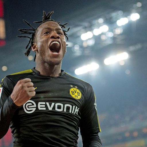 Michy Batshuayi von Borussia Dortmund gewinnt den #SkyDinho des Februars