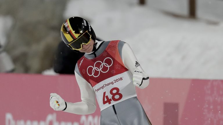 Andreas Wellinger fliegt von der Großchance zu Silber.