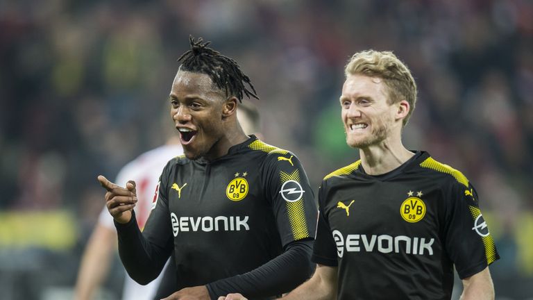 Batshuayi und Schürrle strahlen beim BVB um die Wette.