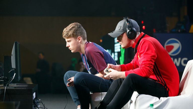 Zukünftig spielen auch Spieler des FC Barcelona um virtuelle Titel.