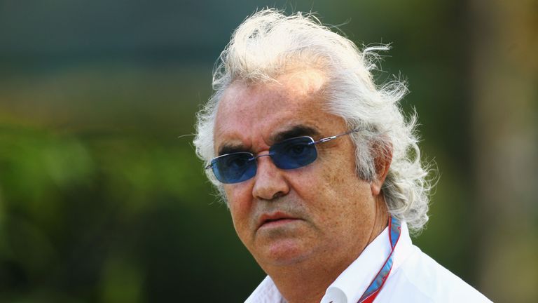 Flavio Briatore hat Ärger mit den Steuerbehörden.