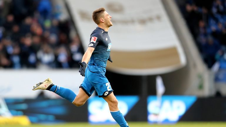 Andrej Kramaric bejubelt seinen Traumfreistoß zum zwischenzeitlichen 1:0.