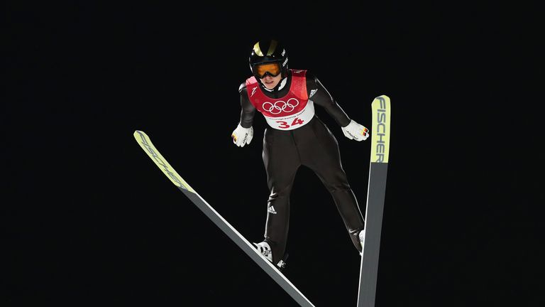 Katharina Althaus sichert sich auf der Normalschanze die Silber-Medaille.