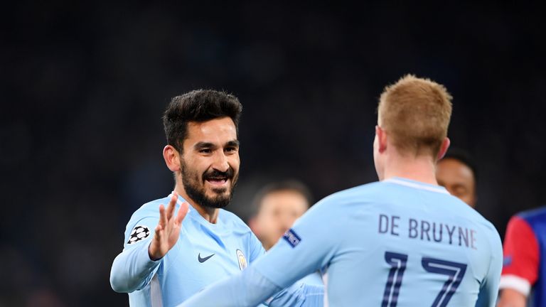 Mit einer Torgala in Basel (4:0) und einem überragenden Ilkay Gündogan (l.) unterstrichen die Sky Blues ihre Titelambitionen. City hat mit einer Siegquote von 81% die zweitbeste Quote der europäischen Top-Teams. Auch in der heimischen Liga thronen die Männer von Trainer Pep Guardiola auf Platz eins.