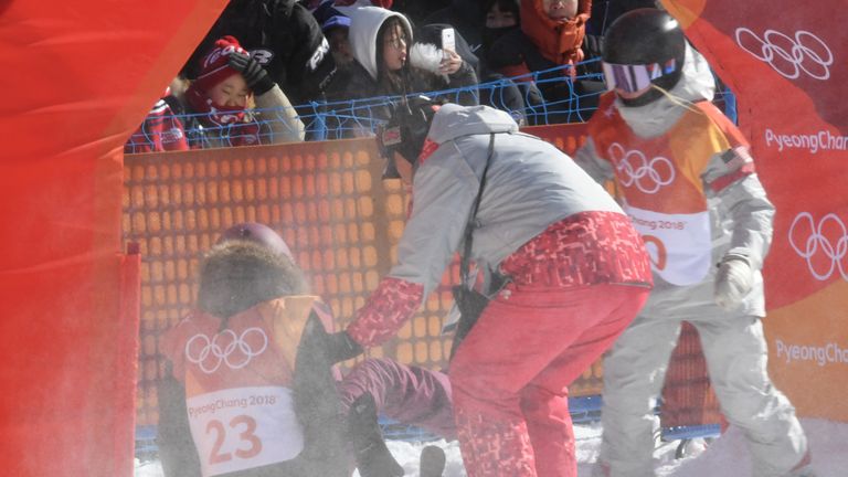 Silvia Mittermüller erleidet im Probelauf vor dem Slopestyle-Wettkampf einen Riss des Innenmeniskus.