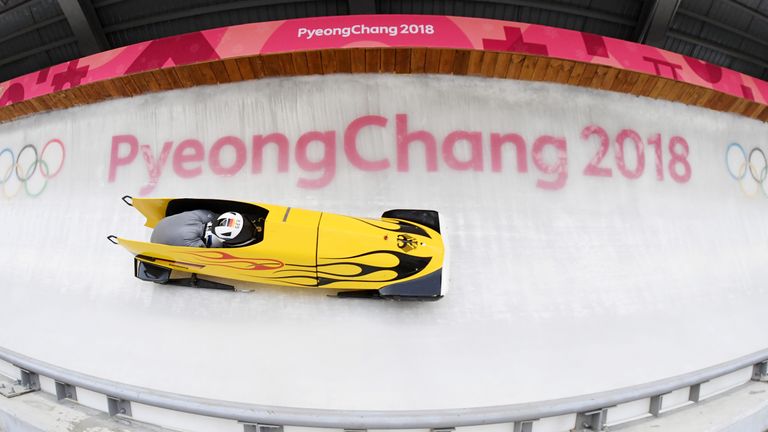 Nico Walther liegt nach zwei Läufen sogar in Führung. 