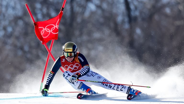 Viktoria Rebensburg fährt beim Reisenslalom auf Rang vier.