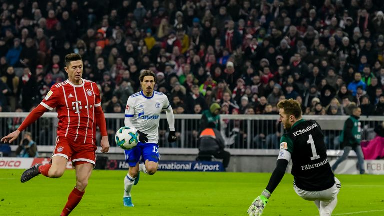 Robert Lewandowski trifft auch gegen den FC Schalke.