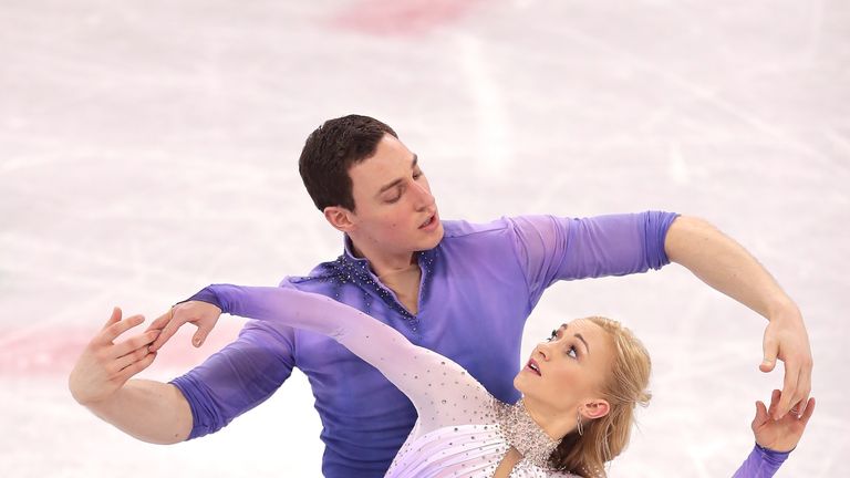 Aljona Savchenko und Bruno Massot gewinnen bei Olympia Gold.