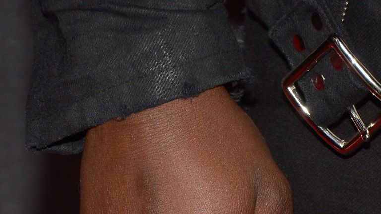 Für die Sieger gibt es neben Ruhm und Ehre je einen goldenen und mit Diamanten besetzten Ring. Patriots-Besitzer Robert Kraft hat drei - den vierten hat sich Russlands Präsident Putin geschnappt.