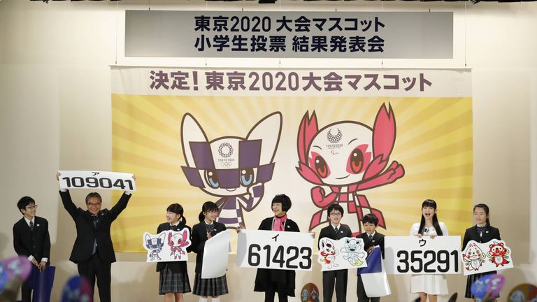 Japanische Schulkinder haben das Maskottchen für Olympia 2020 in Tolio gewählt.