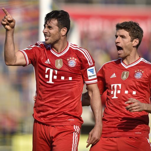 Müller und Pizarro taufen Pferd "Don Jupp"