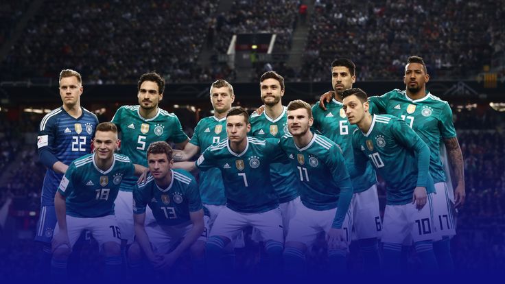 Die deutsche Nationalmannschaft posiert vor dem Test gegen Spanien