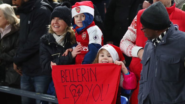 Mit diesem Plakat wollten die Geschwister Claudia und Austin, Hector Bellerin auf sich aufmerksam machen.  Mit Erfolg!