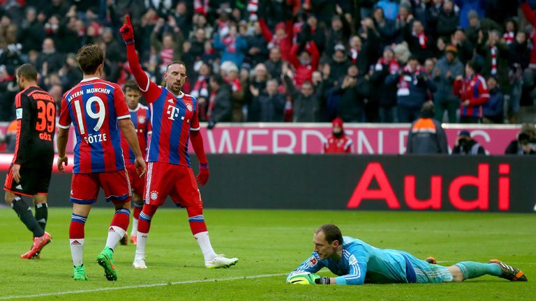 Doch schon ein Jahr später wurden wieder alte Maßstäbe hergestellt. 0:8-Debakel! Der HSV in allen belangen überfordert.