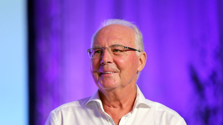 Franz Beckenbauer hat sich einer Hüftoperation unterziehen müssen.