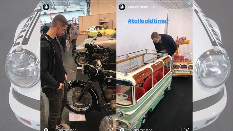 Lars und Sven Bender treiben in einer Oldtimer-Ausstellung ihr Unwesen (Bildquelle: Instagram/benderzwillinge)