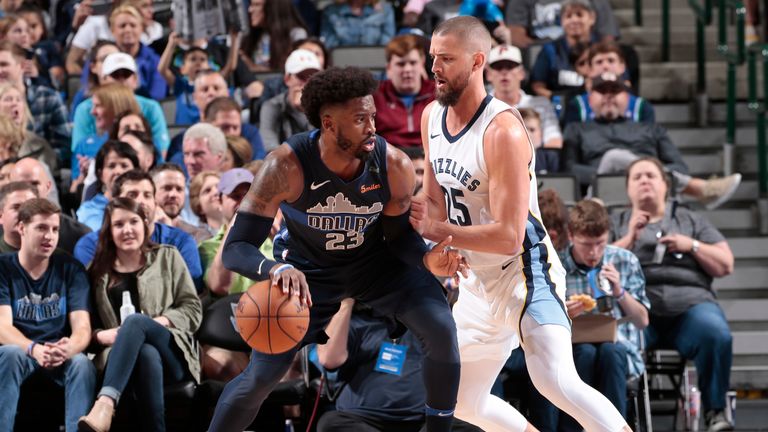 Die Dallas Mavericks verpassen den Einzug in die Playoffs.