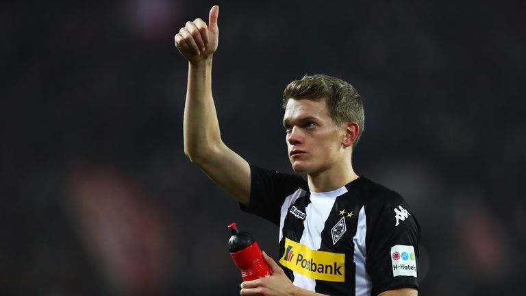 Weltmeister Matthias Ginter hat sich kritisch über die Entwicklung des Profifußballs geäußert. 