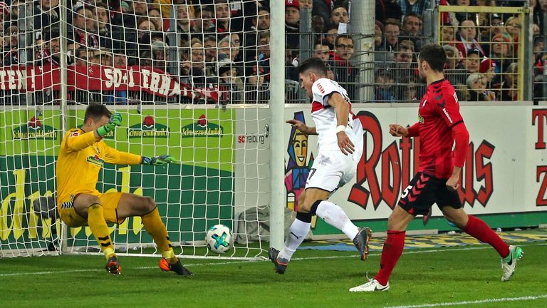 Mario Gomez schnürt gegen Freiburg einen Doppelpack.