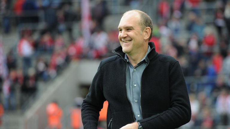 Manager Jörg Schmadtke steht angeblich beim Hamburger SV und beim VfL Wolfsburg auf der Wunschliste.