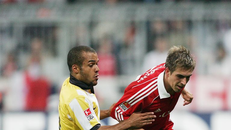 David Odonkor wäre beinahe Teamkollege von Philipp Lahm (r.) geworden. Gegenüber der 'Bild' verriet der ehemalige Außenstürmer von Borussia Dortmund, dass ihn Uli Hoeneß nach der WM 2006 zum FC Bayern München holen wollte. Allerdings ...