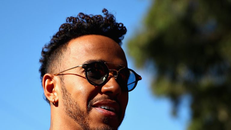 Weltmeister Lewis Hamilton scheint sich bei Mercedes wohl zu fühlen - eine Vertragsverlängerung steht kurz bevor. 