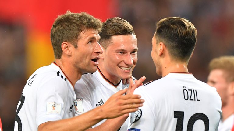 Thomas Müller, Julian Draxler und Mesut Özil könnten mit dem DFB-Team einen Rekord einstellen.