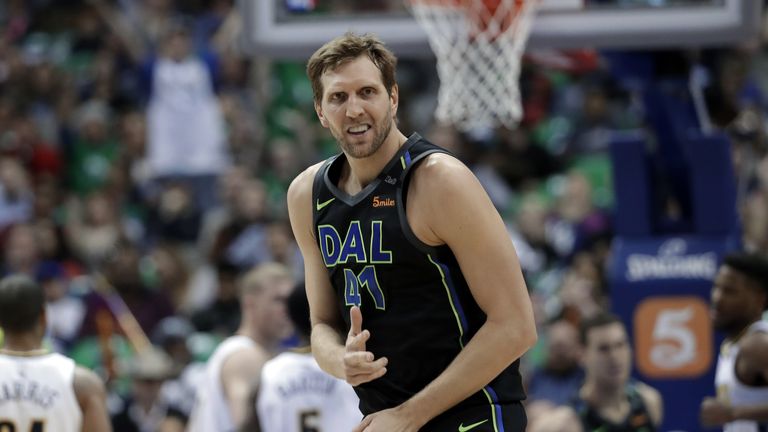 Back on Track: Dirk Nowitzki und Dallas feiern einen Sieg gegen Denver. 
