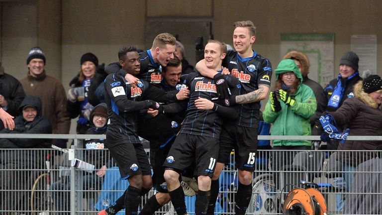 Der SC Paderborn feiert einen 2:0-Erfolg gegen den FSV Zwickau.