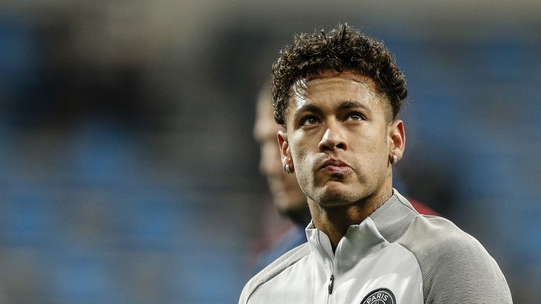 Spielt Neymar bald an der Seite von Nike-Kollege Cristiano Ronaldo?