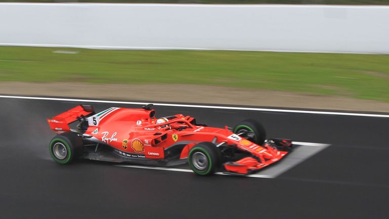 Sebastian Vettel kämpft mit den schlechten Wetterbedingungen in Barcelona.