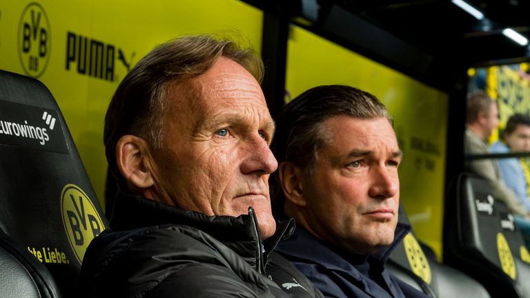 Geschäftsführer Hans-Joachim Watzke (l.) und Manager Michael Zorc (r.) müssen noch an manchen Stellen des BVB-Kaders arbeiten. 