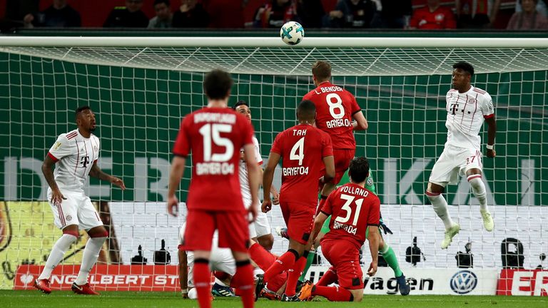 Lars Bender erzielt gegen den FC Bayern den Anschlusstreffer für Leverkusen.