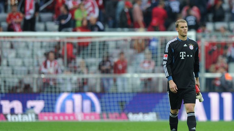Am 1. Spieltag der Saison 2011/12 kommt Gladbach wieder in die Allianz-Arena, und ärgert den Rekordmeister. 0:1 heißt es am Ende, den Siegtreffer von Igor de Camargo verschuldet Debütant Manuel Neuer im Bayern-Tor, als er mit Jerome Boateng zusammenprallt.