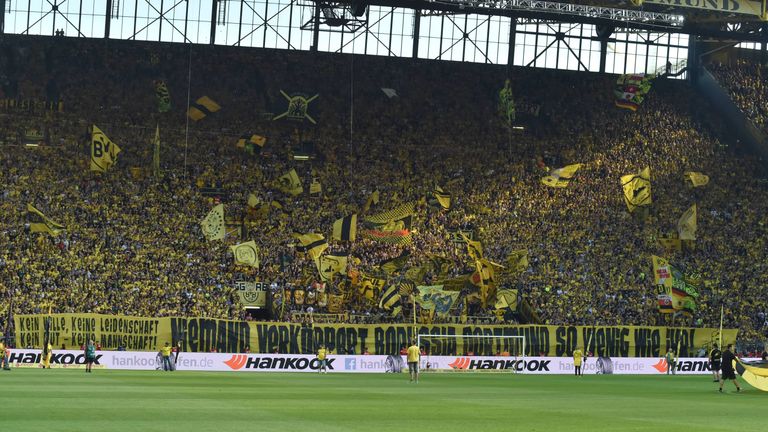 Die BVB-Fans mit deutlichen Worten: "Niemand verkörpert Borussia Dortmund so wenig wie ihr"