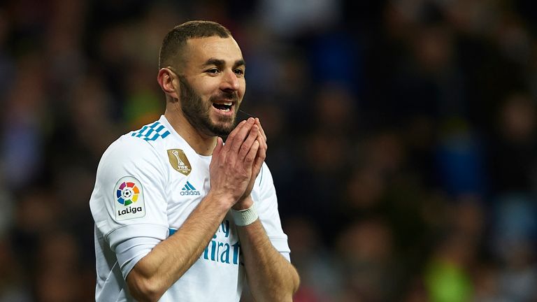 Auch Karim Benzema ist von seiner Topform derzeit ein gutes Stück entfernt: In seiner neunten Champions-League-Saison bei den Königlichen gelangen dem Franzosen, der 2009 für seinerzeit beachtliche 35 Millionen nach Madrid kam, bei sechs Einsätzen zwei Treffer. In der Liga ist die Ausbeute mit fünf Buden in 24 Spielen sogar äußerst mäßig. 