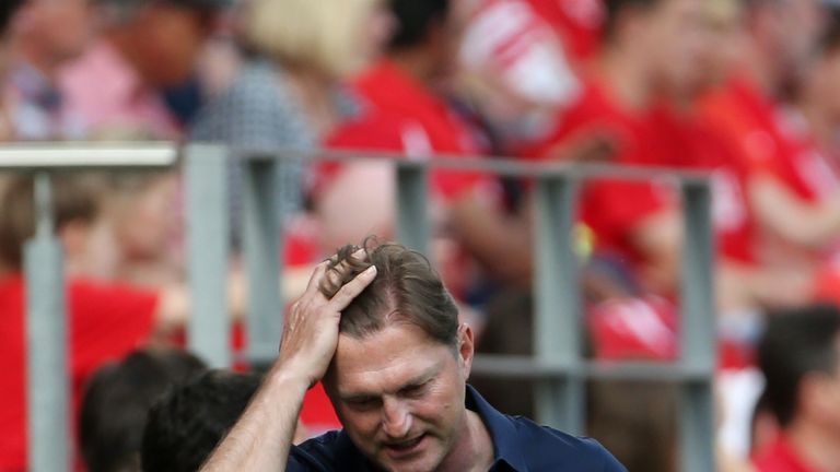 Leipzig-Coach Ralph Hasenhüttl steckt mit seinem Team in der Krise. 