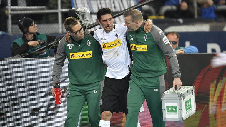Lars Stindl muss verletzungsbedingt ausgewechselt werden.