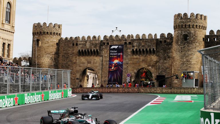 Lewis Hamilton gewinnt in Baku.