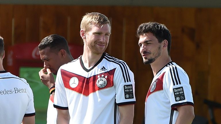 Per Mertesacker und Mats Hummels standen bei der WM 2014 gemeinsam im DFB-Kader.