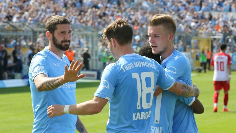 1860 München spielt um den Aufstieg in die 3. Liga.